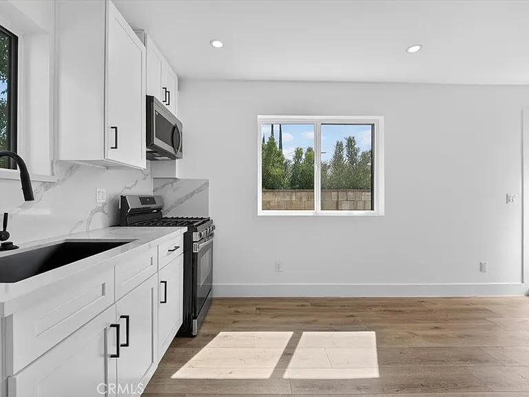 7053 Fallbrook Ave — Photo 7