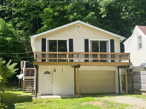 1810 Oakhurst Dr, South Charleston, WV 25309