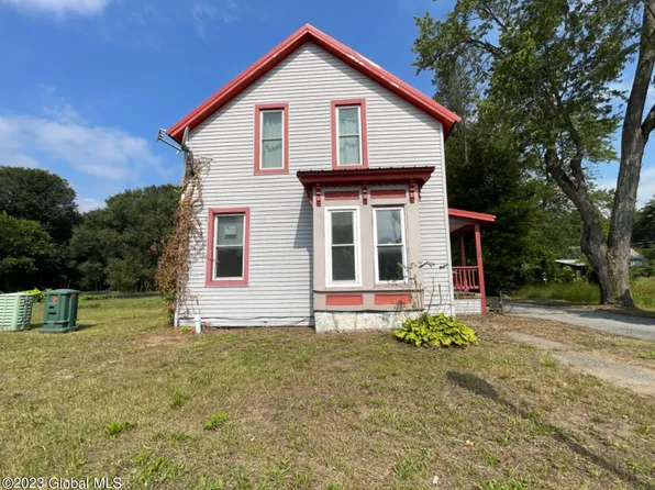 23 Main St, Queensbury, NY 12804