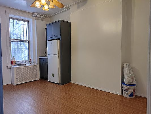 4th image of 303 Livingston St #3