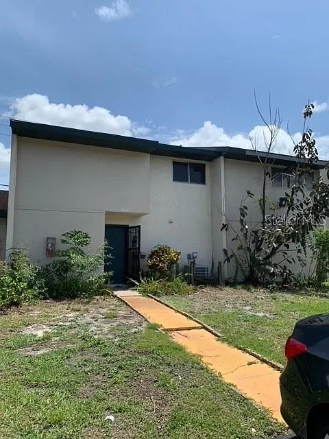 1084 Longfellow Cir