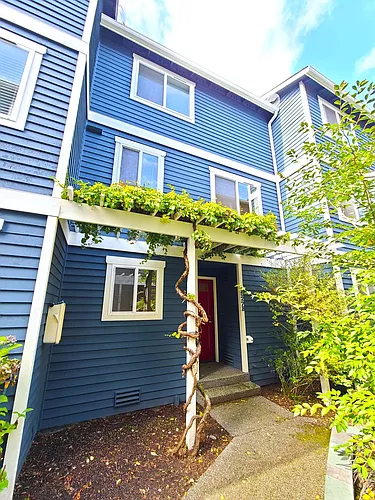 6527B 35th Ave NE Photo 1