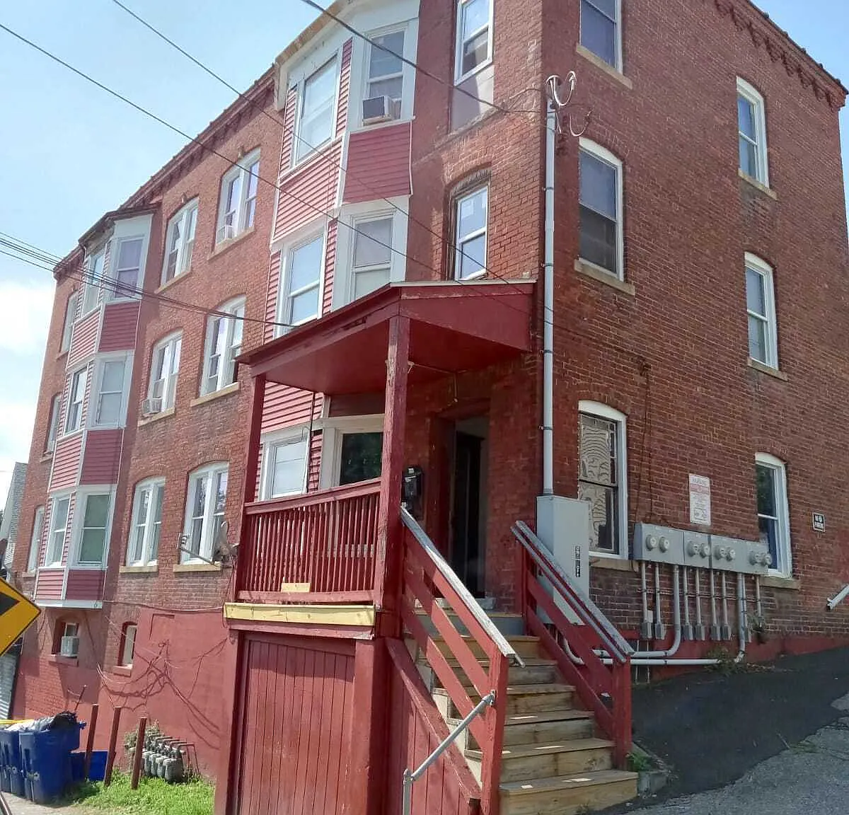 2 bed, 1.0 bath, 6836 sqft, $1,150 — Photo 1