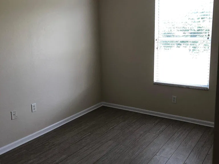 2936 Ashland Ln S — Photo 11