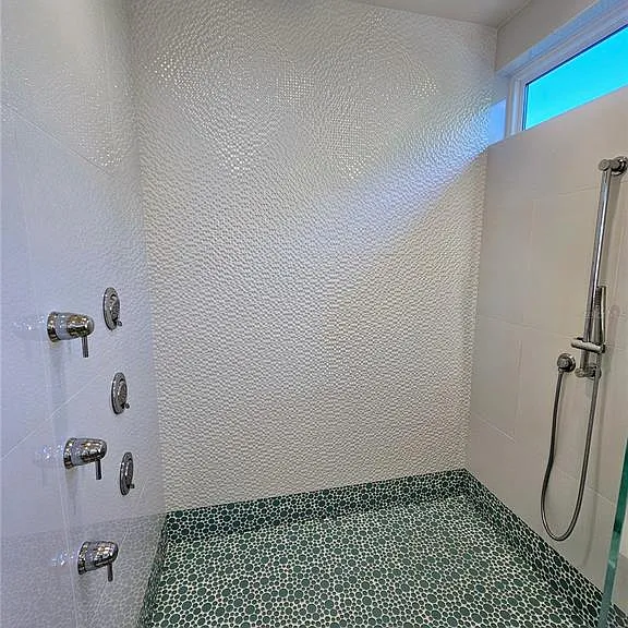 2408 Nassau St — Photo 13