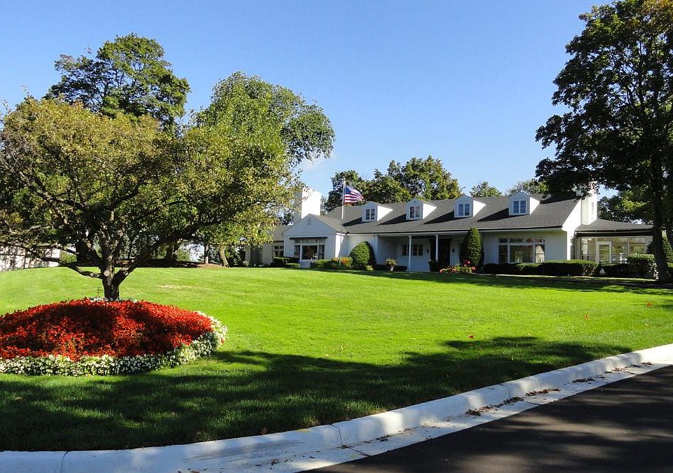 Clubhouse with billiards, ping pong and pool, available for