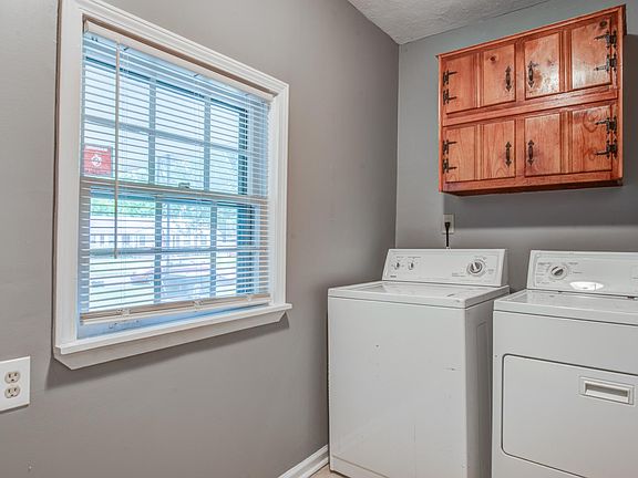 3rd image of 5107 Cresser St #1