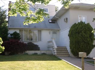 870 N Fletcher Ave, Valley Stream, NY 11580