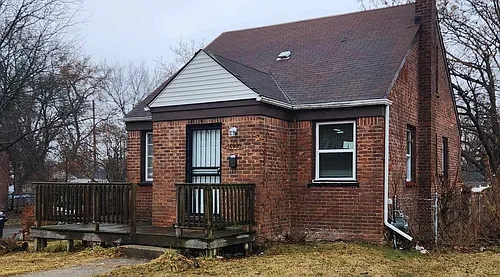 14903 Woodmont Ave Photo 1