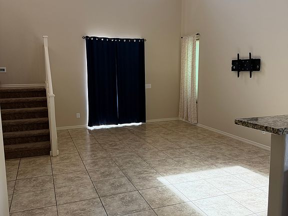 5th image of 1213 E Shangri La Rd