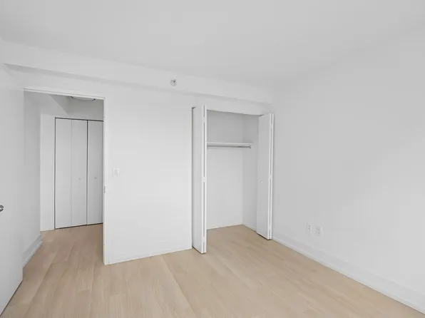 420 West 42nd Street image 15 of 28