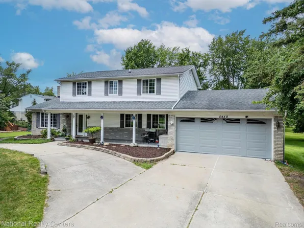 5450 Pocono Dr, West Bloomfield, MI 48323