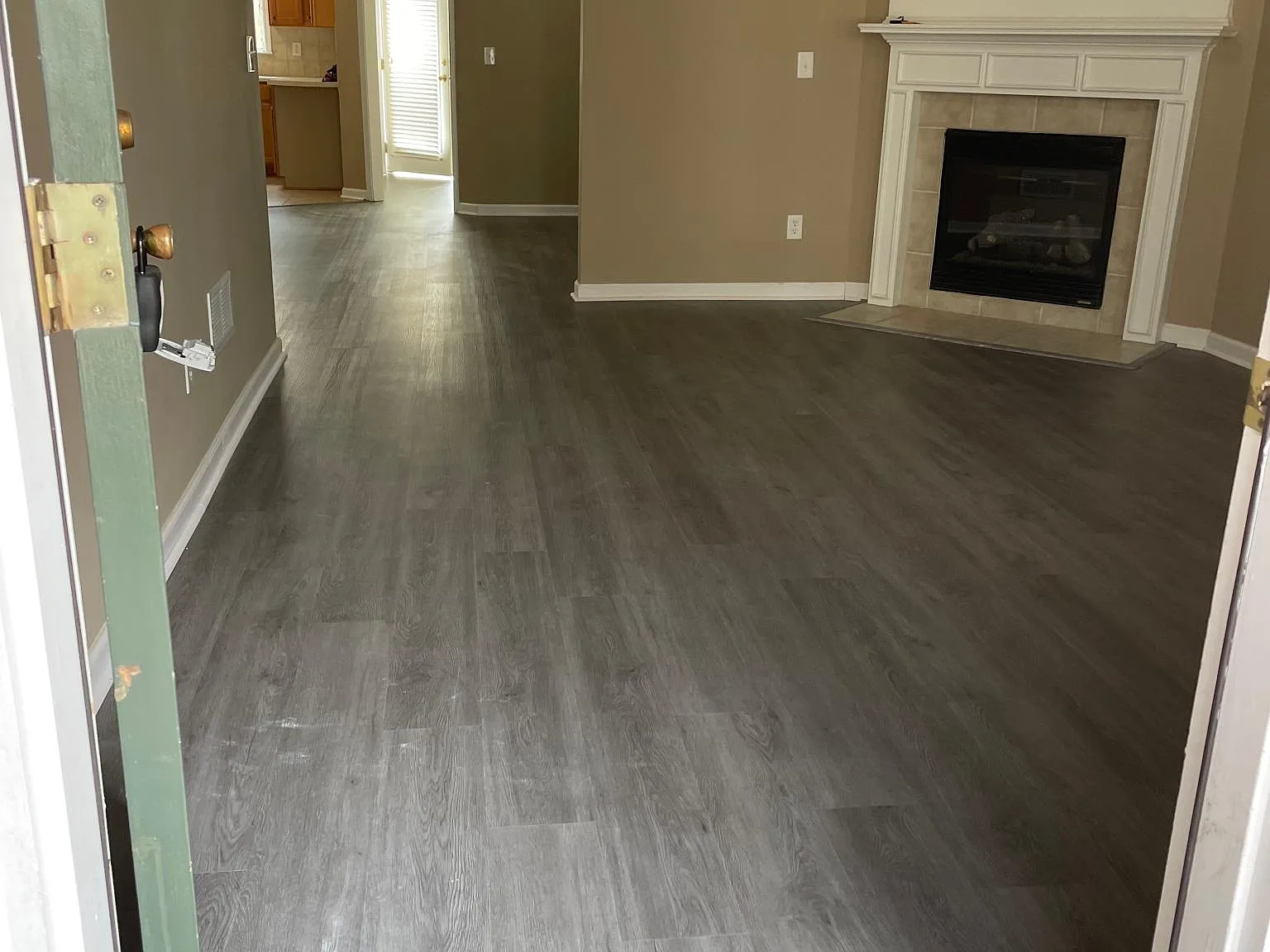 453 Grayson Way — Photo 3