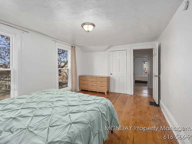 263 W Muskegon Ave #1 — Photo 10