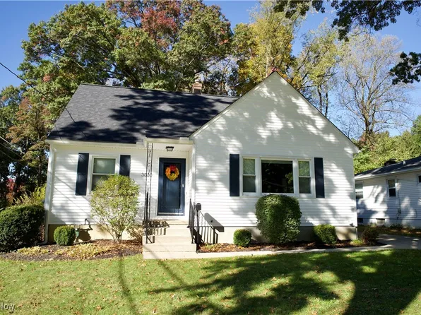 3022 Englewood Dr, Stow, OH 44224