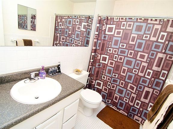 Auburn Place 1 Bedroom Bathroom