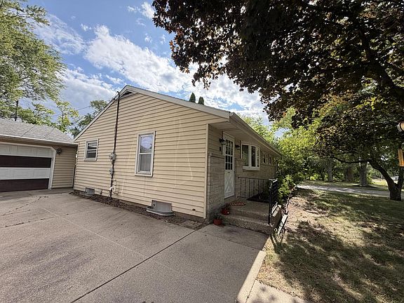 5th image of 5713 W Calumet ROAD