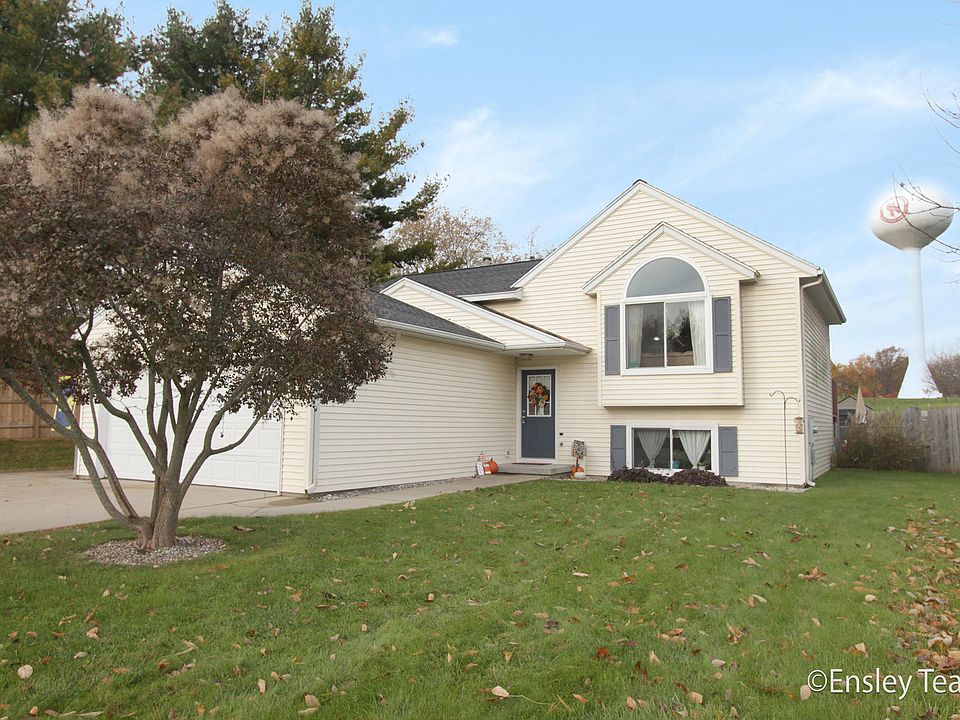 1st image of 205 Prairie Run Dr NE