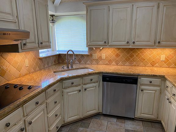 4th image of 620 Stone Canyon Dr