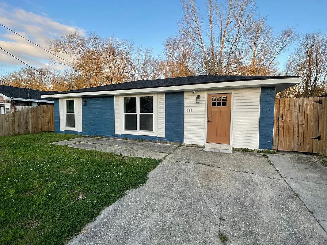 Building Photo - 218 Homewood Pl