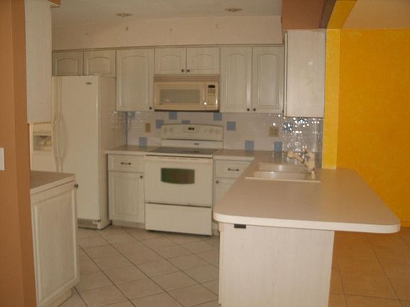 5th image of 8742 SE Sandcastle Cir