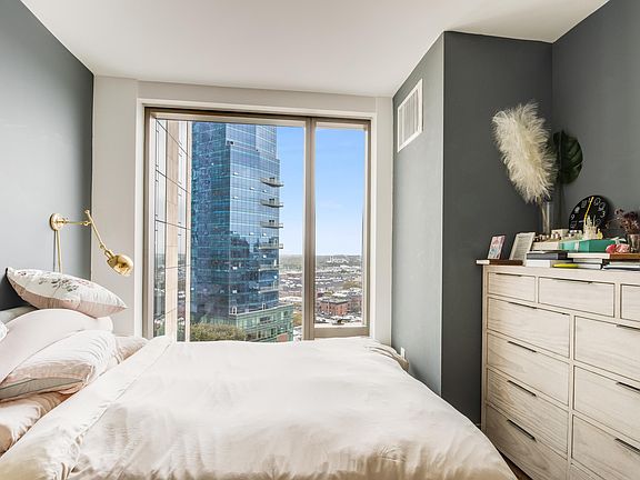 4th image of 99 Hudson St #1505