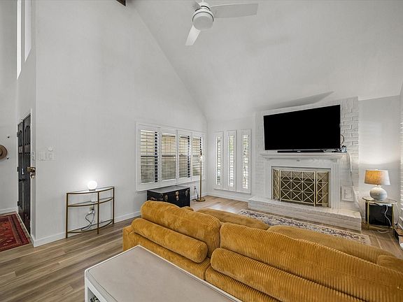 5th image of 1 Sandlily Ct