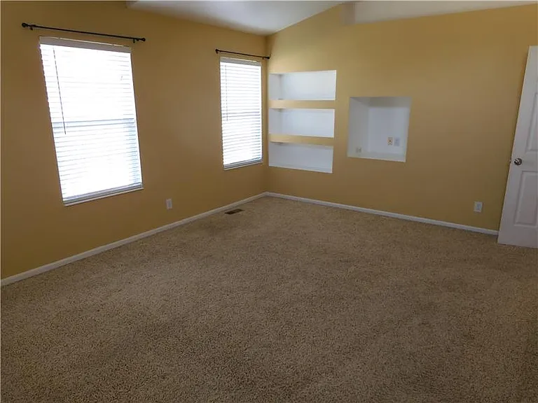 3025 Wolf Creek Way — Photo 24