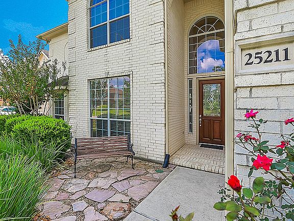 4th image of 25211 Metzler Creek Dr