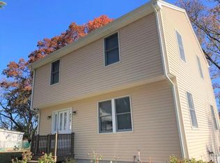 22 Arch St, Lincoln, RI 02865