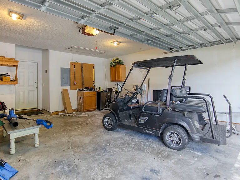 1264 Center Lake Dr — Photo 33