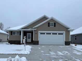 1272 Brayden Ln, De Pere, WI 54115