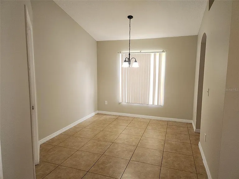 1405 Teal Ct — Photo 6