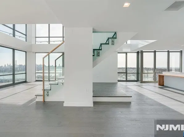 320 Adolphus Avenue #1415, Cliffside Park, NJ 07010
