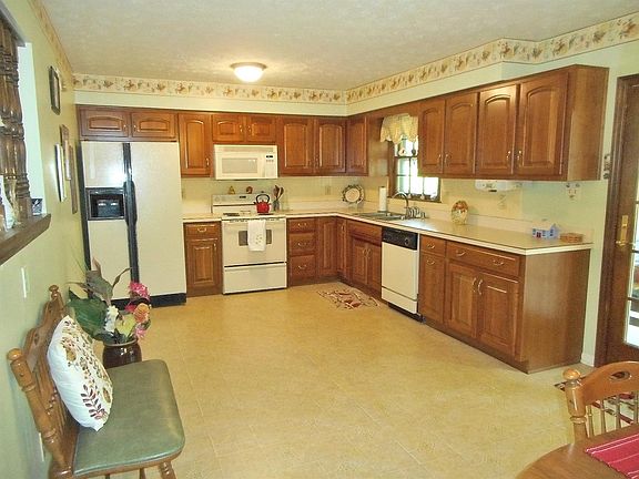 2nd image of 3805 Abdul Ct