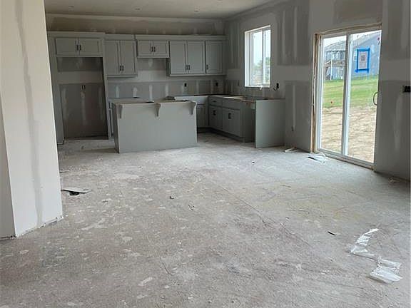 5th image of 11124 N Glenwood Ave