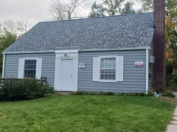 240 Campus Ave, Ames, IA 50014