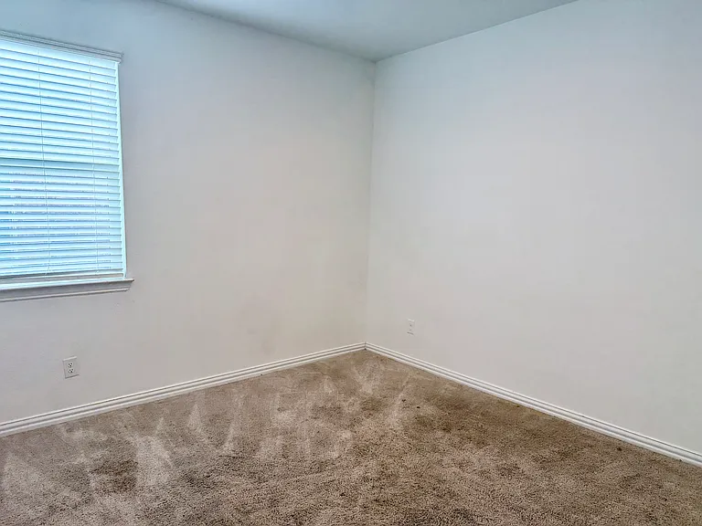 1200 Mahogany Ln — Photo 9