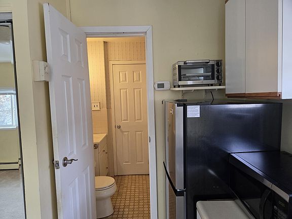 4th image of 2330 Bennett Ave #1