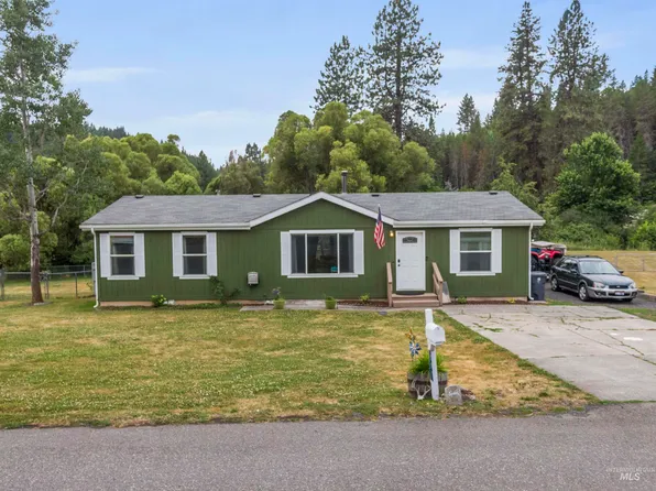 207 Randall Flat Rd, Troy, ID 83871