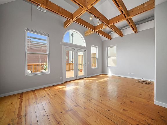3rd image of 3950 N Ashland Ave #3