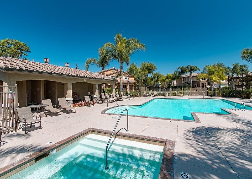 Community pool