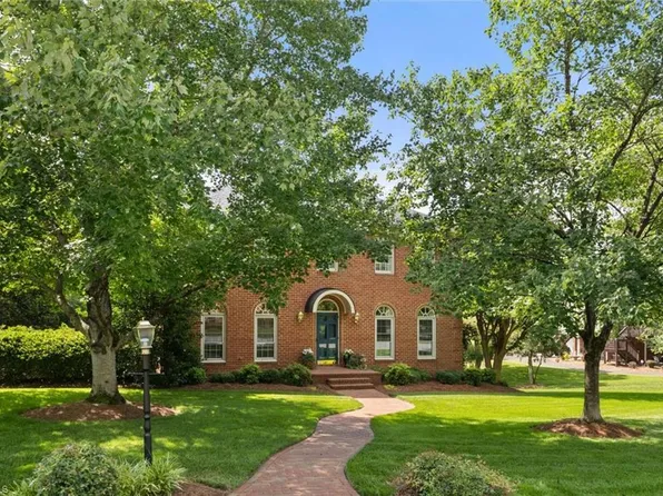 1633 Slane Rd, Clemmons, NC 27012