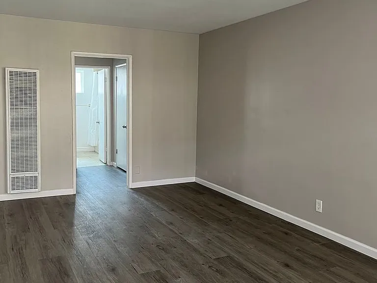 3904 Gibraltar Ave — Photo 7