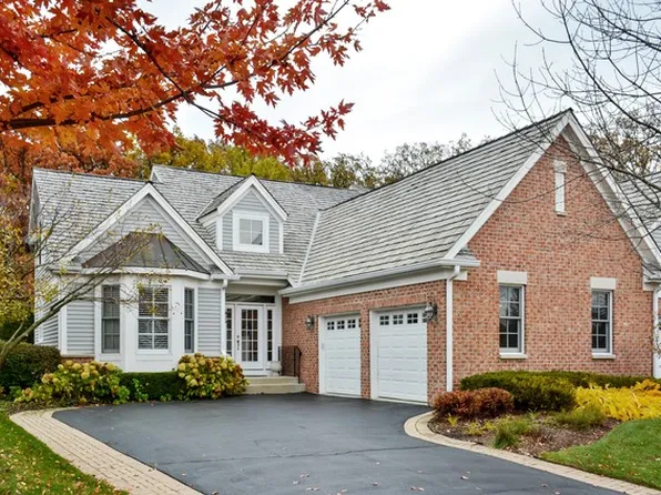 95 S Canterbury Ct, Lake Forest, IL 60045