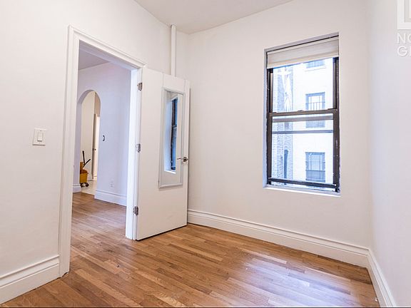 4th image of 13 Allen St APT 3