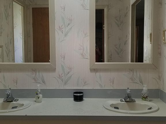 4th image of 203 Almond Ct