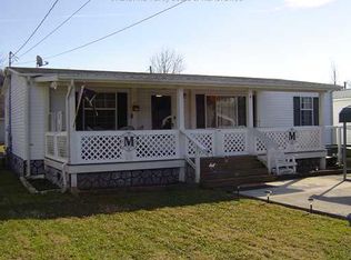 71 Morris Ave, Winfield, WV 25213