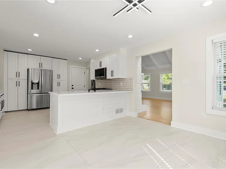 404 Way Bridge Ct NE — Photo 6