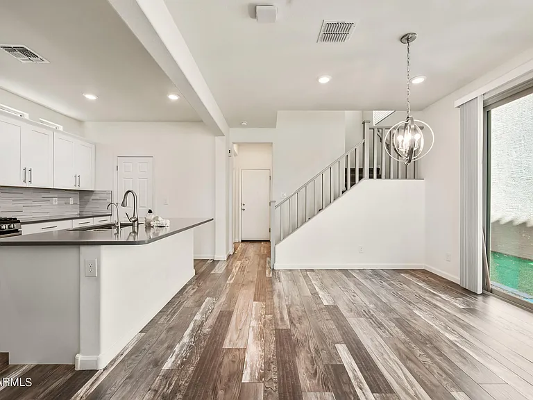 3659 E Dogwood Dr — Photo 4